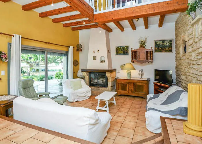בית נופש Stunning In Pujaut With Kitchen *